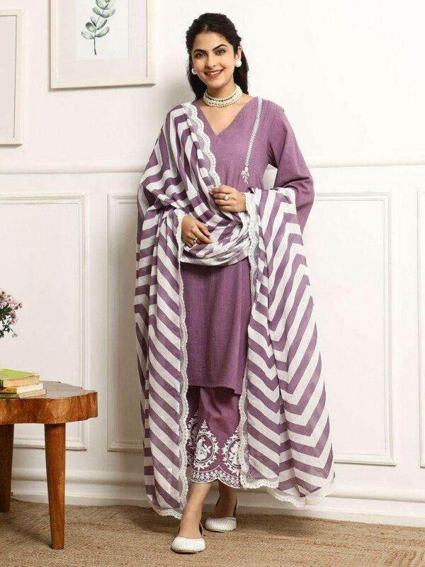 Fresh & Floral ? XXL Cotton Dress with Stunning Embroidery & Prints(XXL) - Image 4